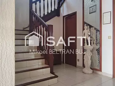 Maison, 250 m²