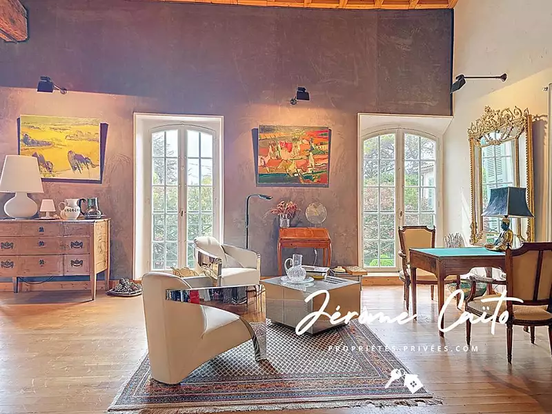 Maison, 858 m²