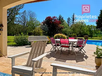 Maison, 319 m²