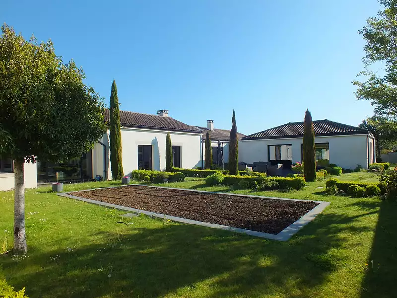 Maison, 730 m²