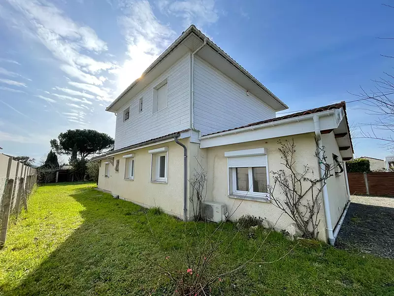 Maison, 180 m²