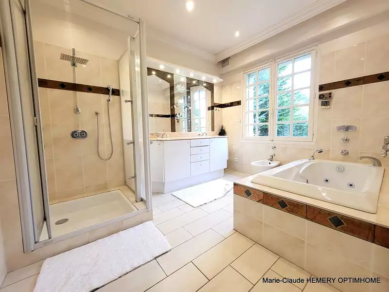 Maison, 267 m²