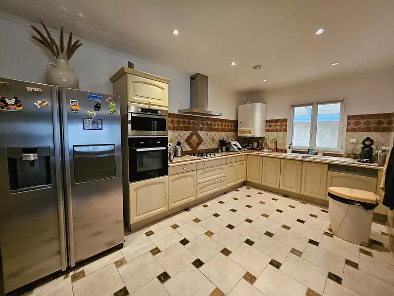 Immeuble, 700 m²