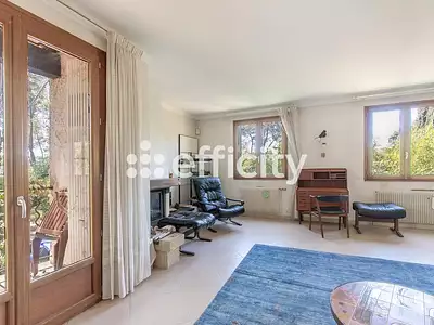 Maison, 196 m²