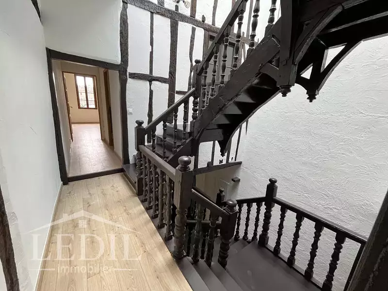 Maison, 166 m²