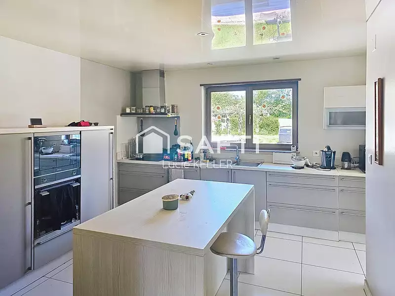 Maison, 230 m²