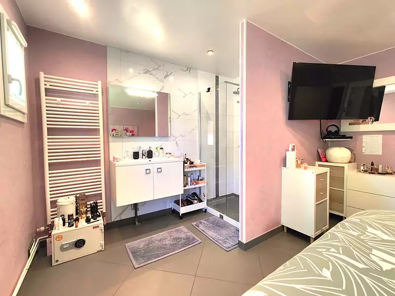 Maison, 221 m²