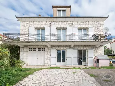 Maison, 192 m²