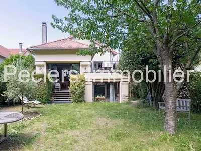 Maison, 230 m²