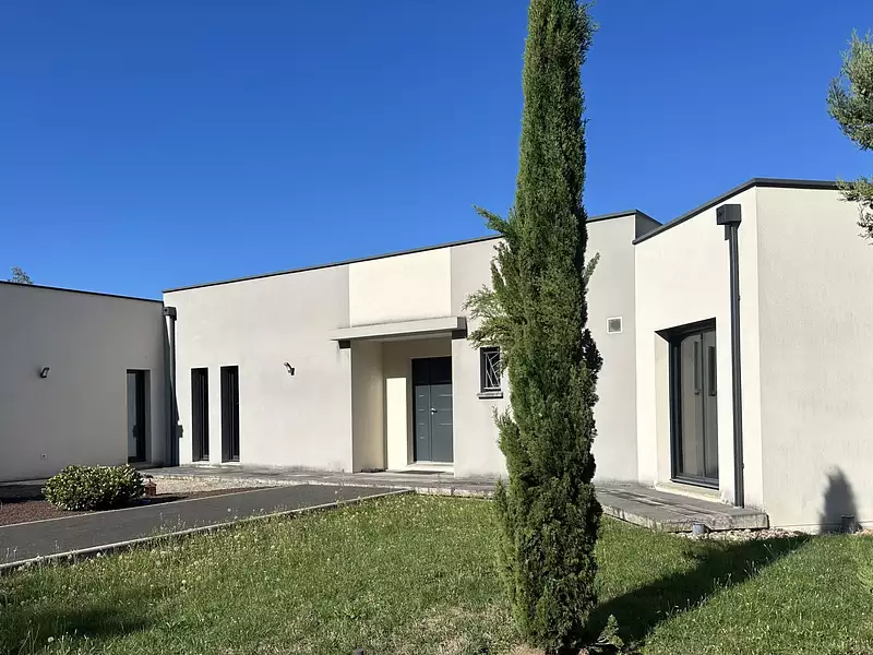 Maison, 242 m²