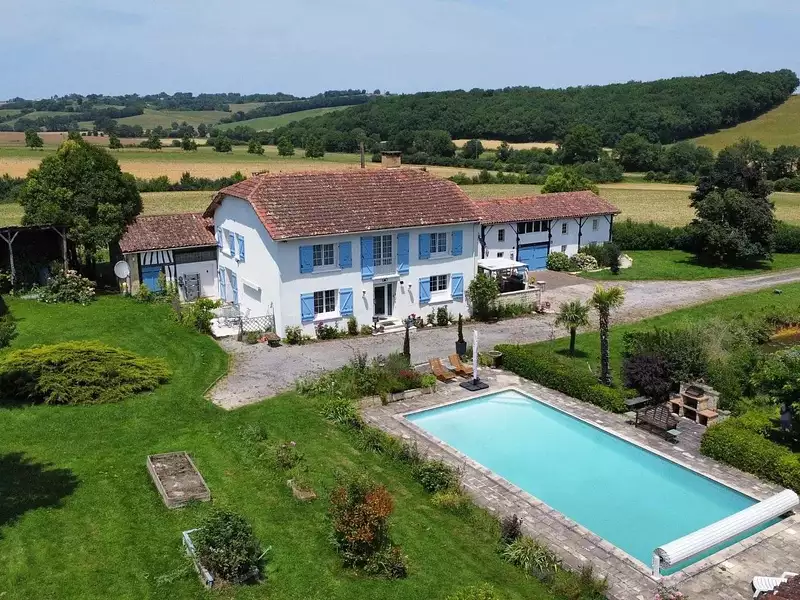 Maison, 325 m²