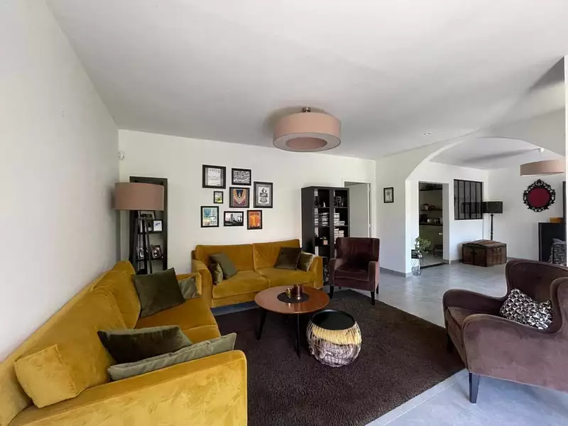 Maison, 168 m²
