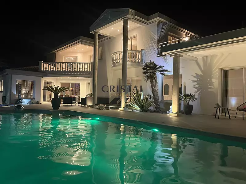 Maison, 267 m²