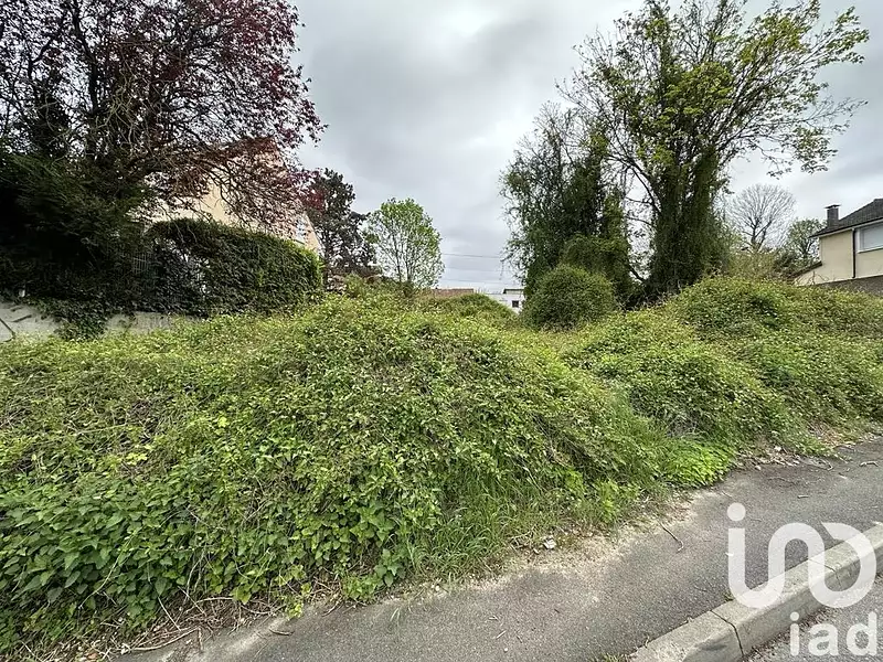 Terrain, 653 m²