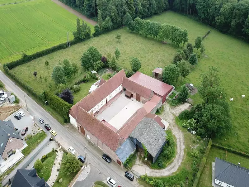 Maison, 257 m²
