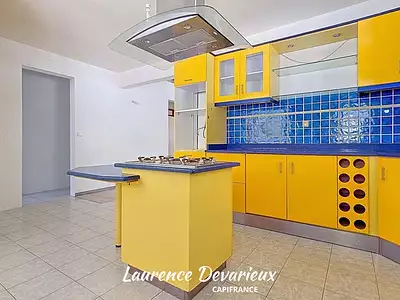 Maison, 204 m²