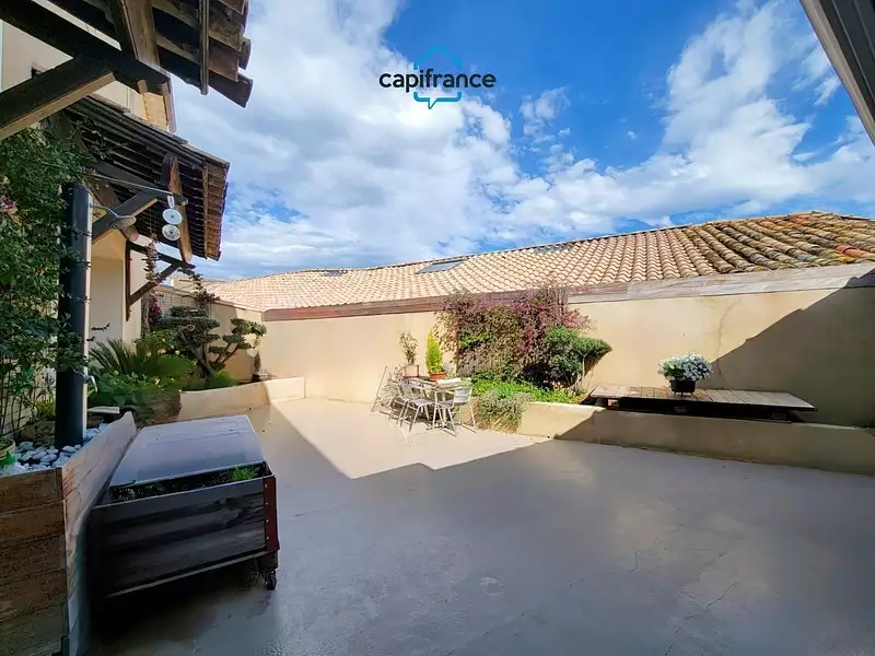 Maison, 252 m²