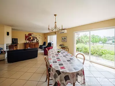 Maison, 243 m²