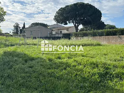 Terrain, 1 077 m²
