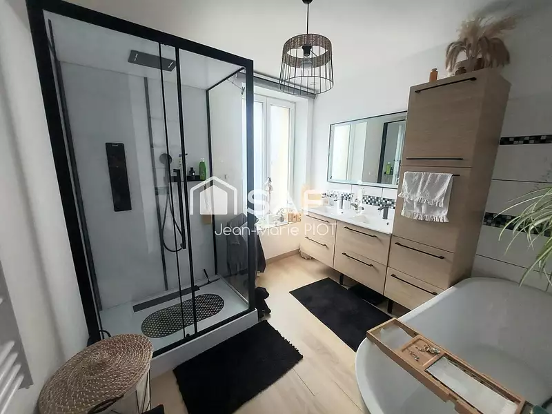 Maison, 167 m²