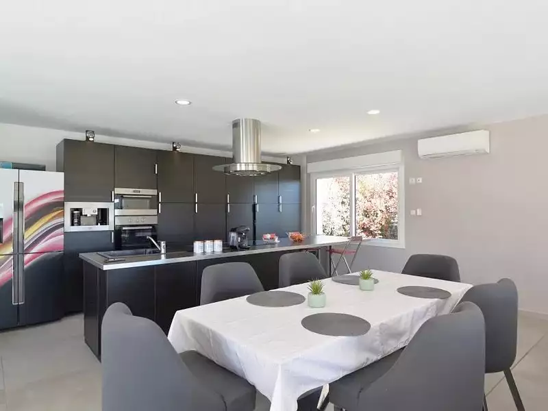 Maison, 180 m²