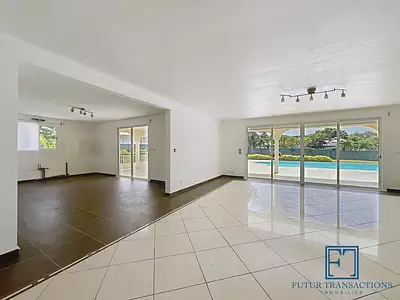 Maison, 322 m²