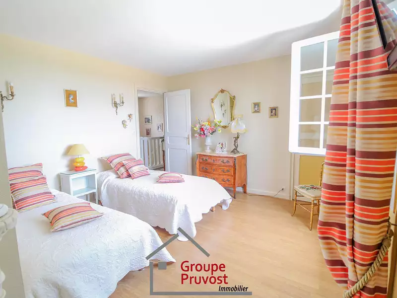 Maison, 280 m²