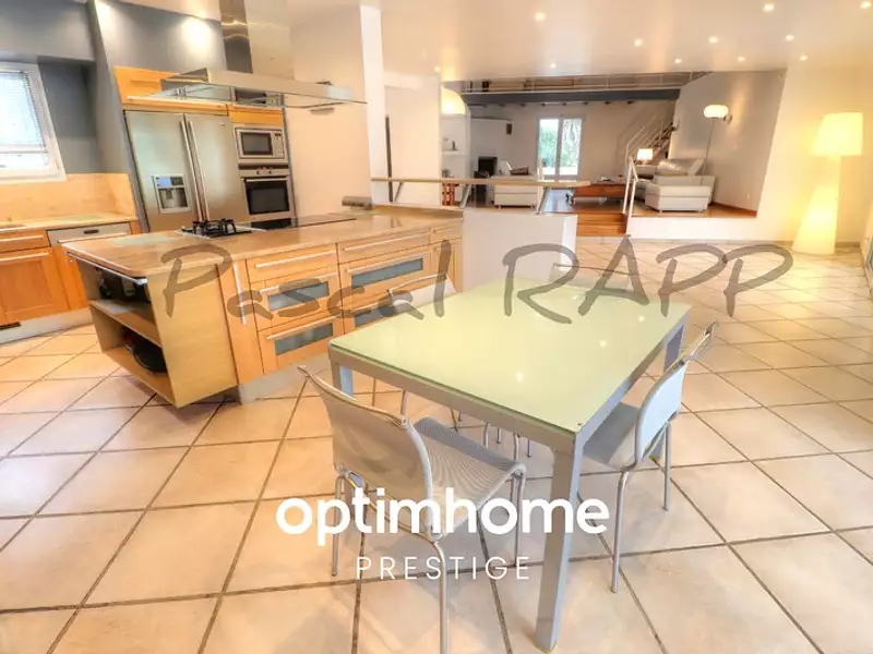Maison, 218 m²