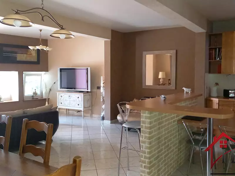 Maison, 242 m²