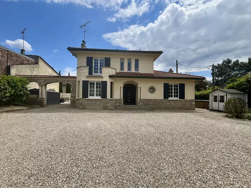 Maison, 245 m²
