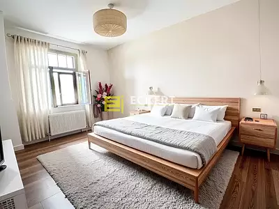 Maison, 239 m²