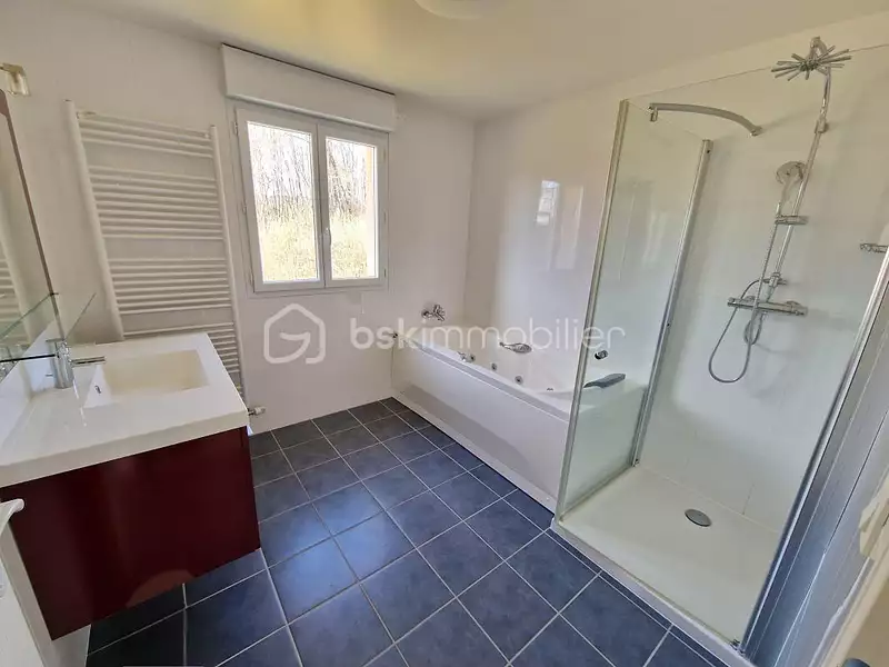 Maison, 240 m²