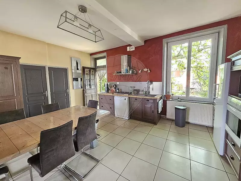 Maison, 196 m²