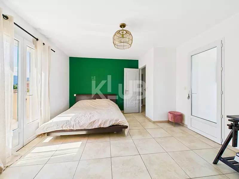 Maison, 167 m²