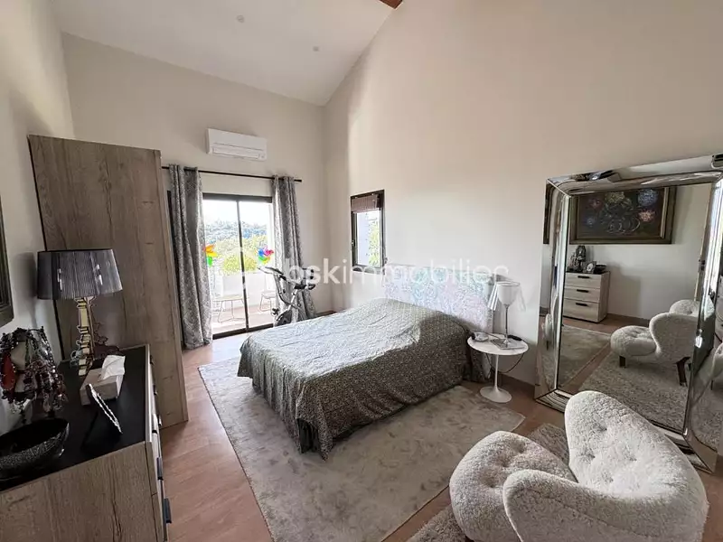 Maison, 260 m²