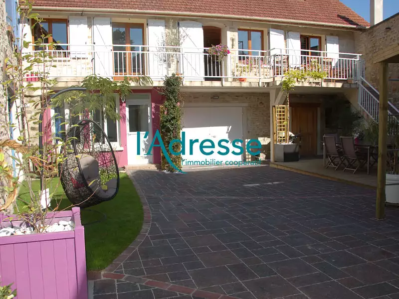 Immeuble, 295,05 m²