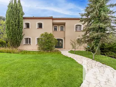 Maison, 280 m²