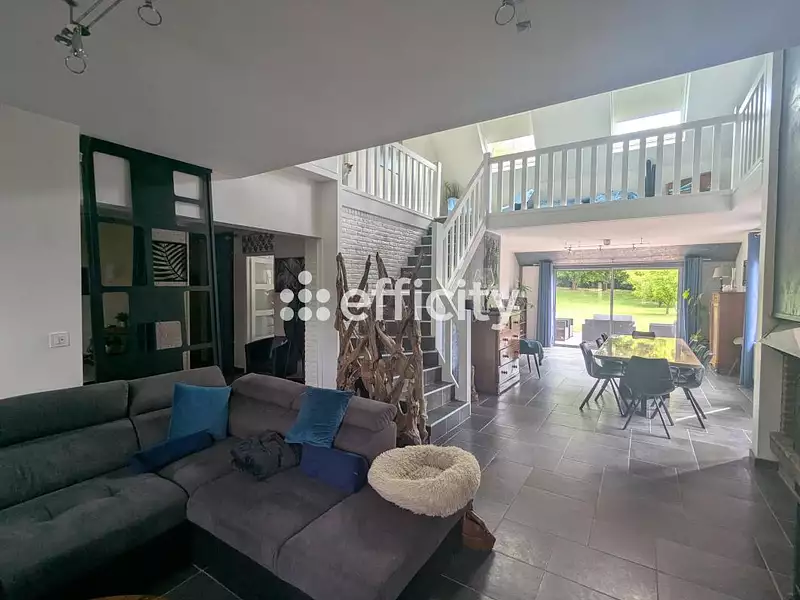 Maison, 235 m²