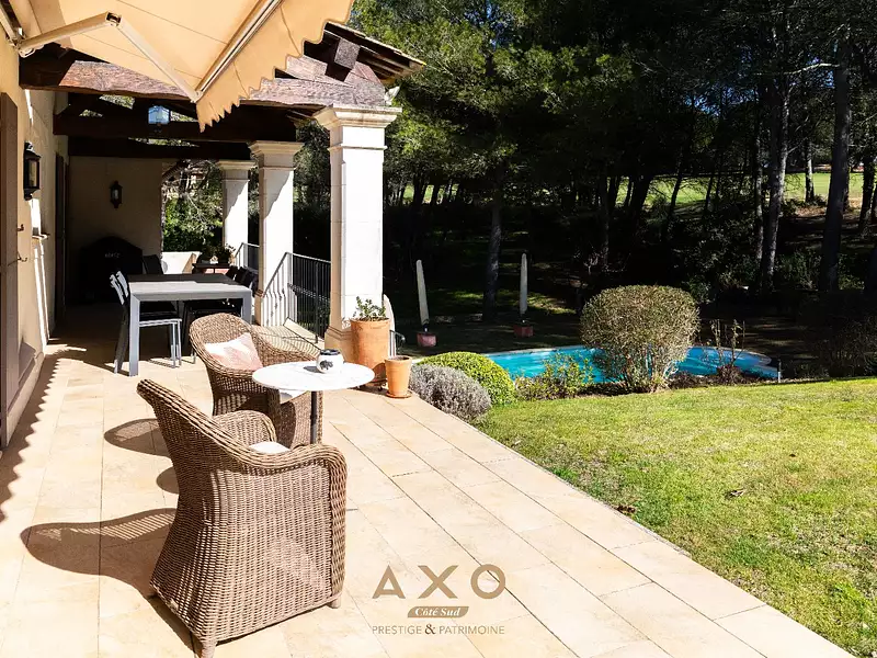 Maison, 215 m²