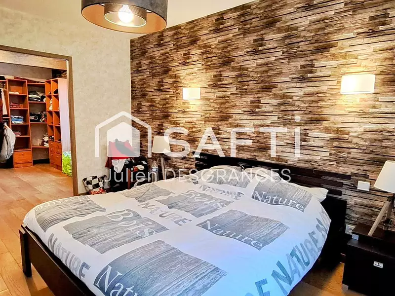 Maison, 242 m²