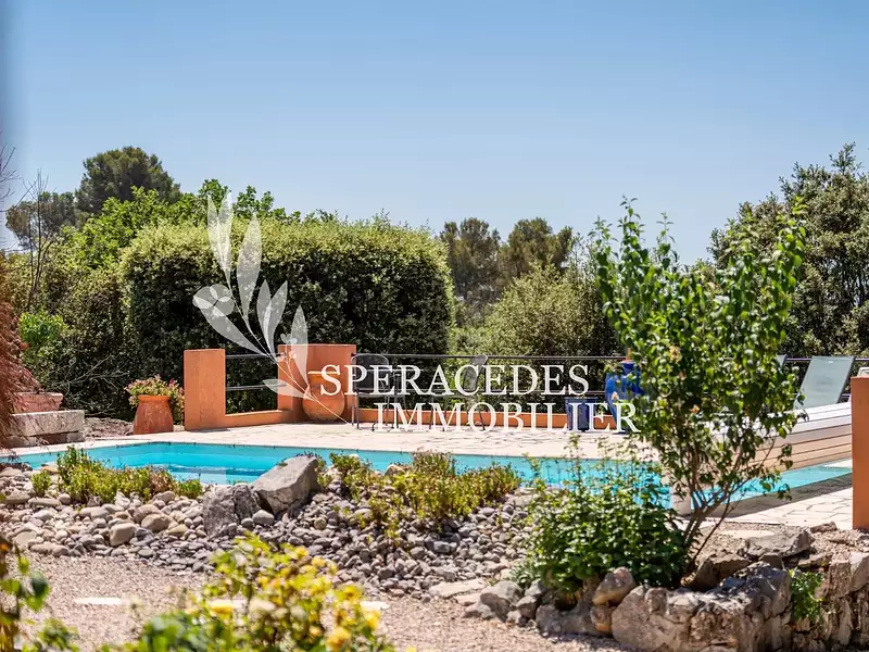 Maison, 180 m²