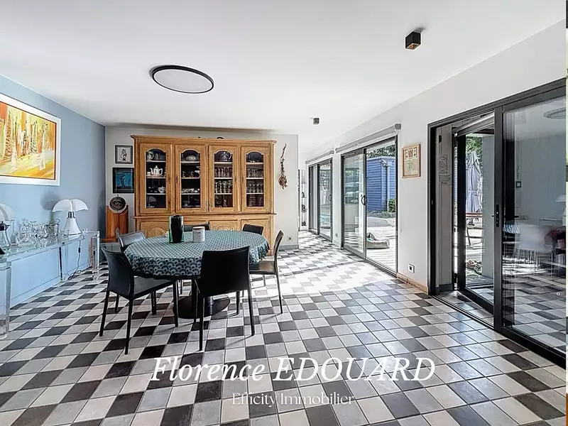 Maison, 230 m²