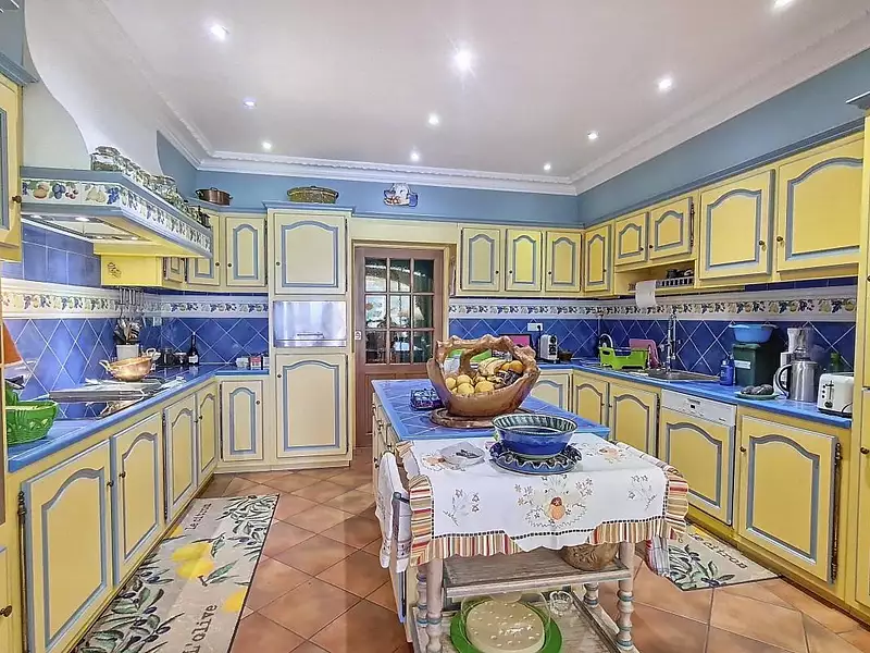 Maison, 420 m²