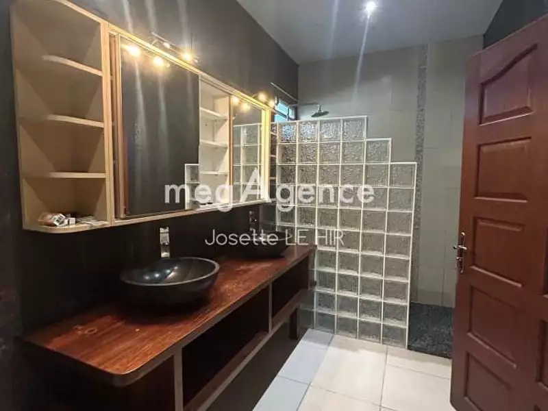 Maison, 174 m²