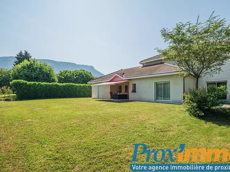 Maison, 233 m²