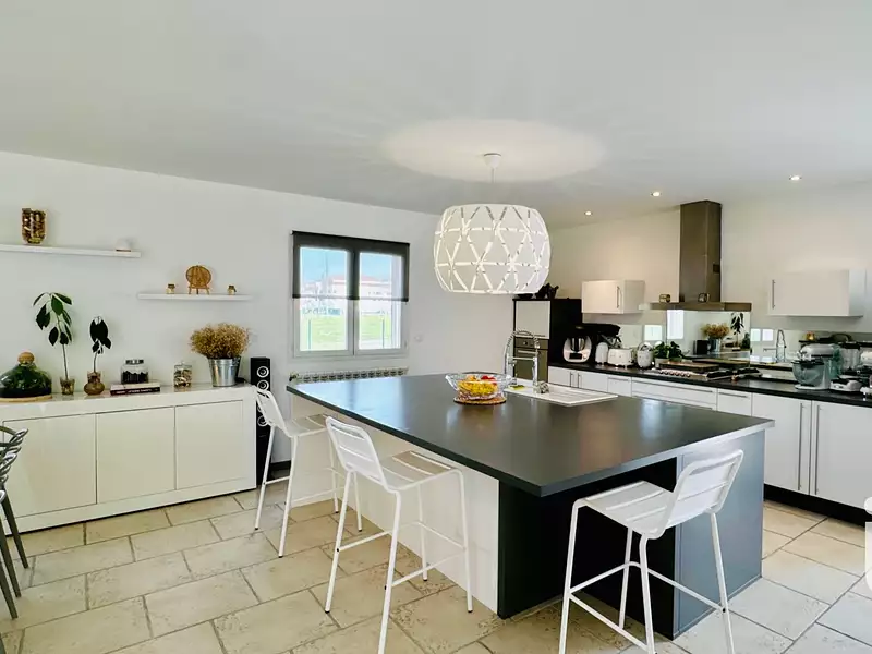 Maison, 200 m²