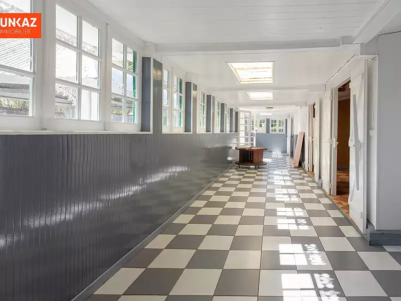 Maison, 220 m²