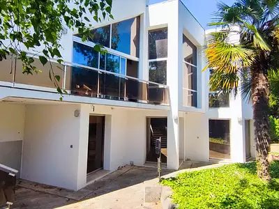 Maison, 250 m²
