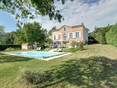 Maison, 284 m²