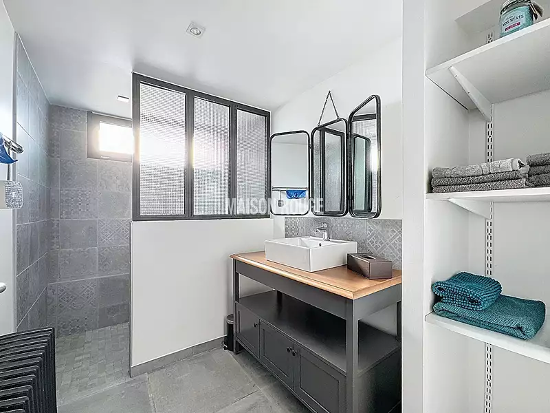 Maison, 277 m²